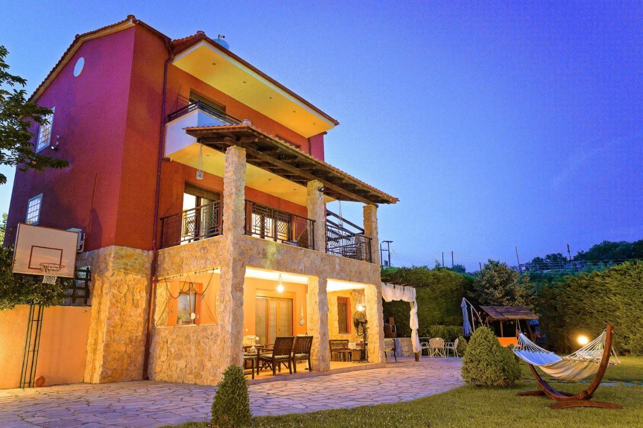Villa Mariellie Nea Peramos  Exterior photo